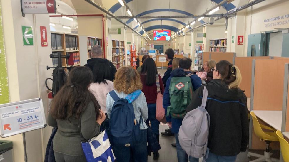 Visita in biblioteca (corridoio centrale)